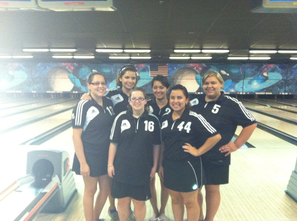 OLLU Women's Bowling Team.
