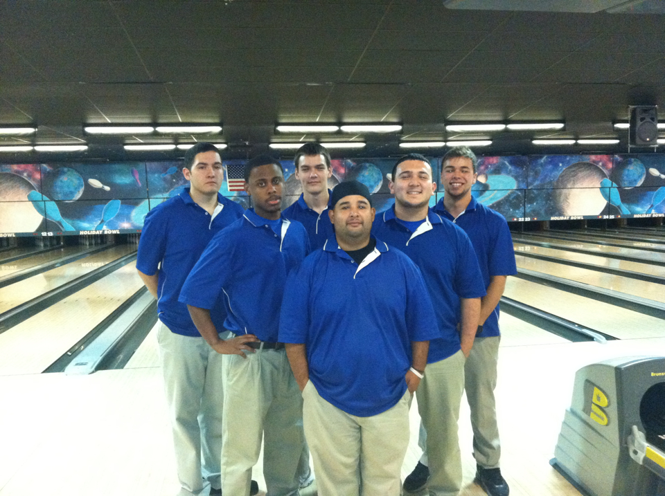 OLLU Bowling Team.