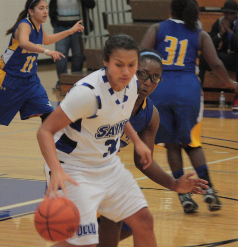 Nelly Flores recorded her first double double.