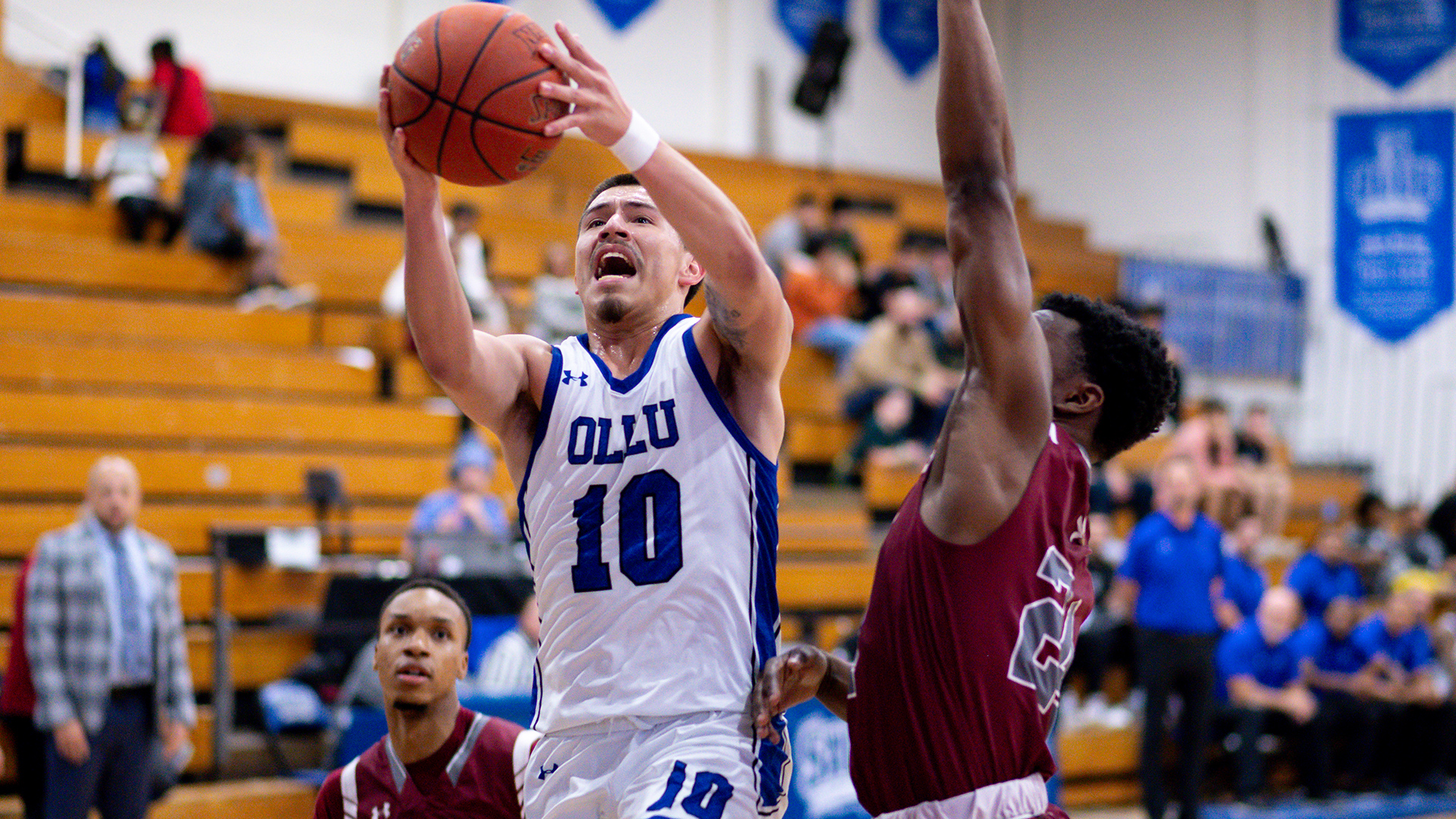 Rob Gil had 14 points for the Saints.
